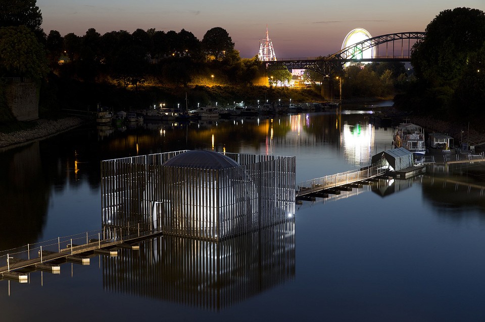 Nomanslanding artwork - photo Ian Hobbs